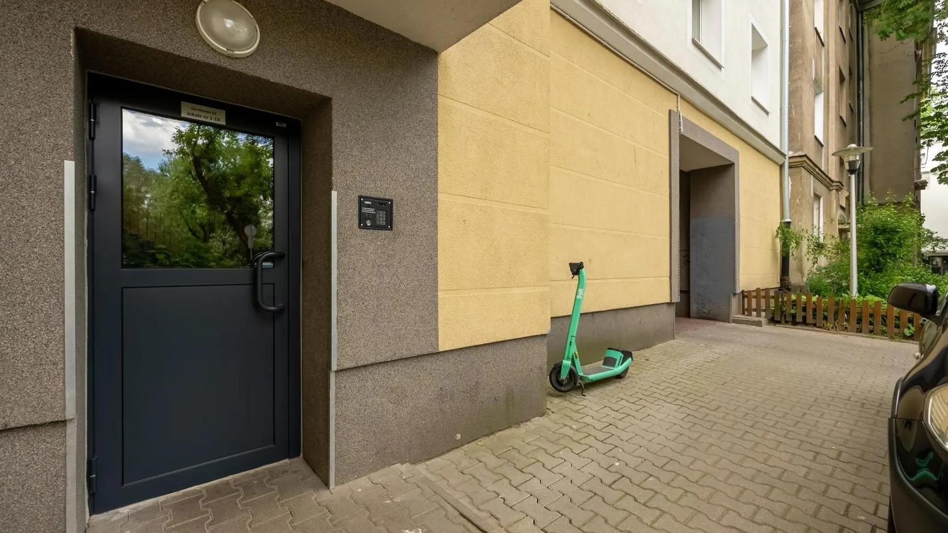 70M2 Warsaw Wola Apartment - Top Location, 2 Bedrooms, 1St Floor - By Rentujemy